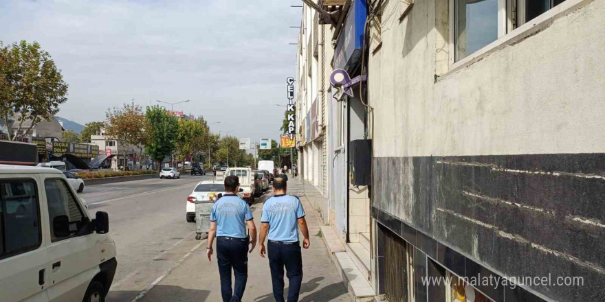 Büyükşehir zabıta ekiplerinden seyyara geçit yok