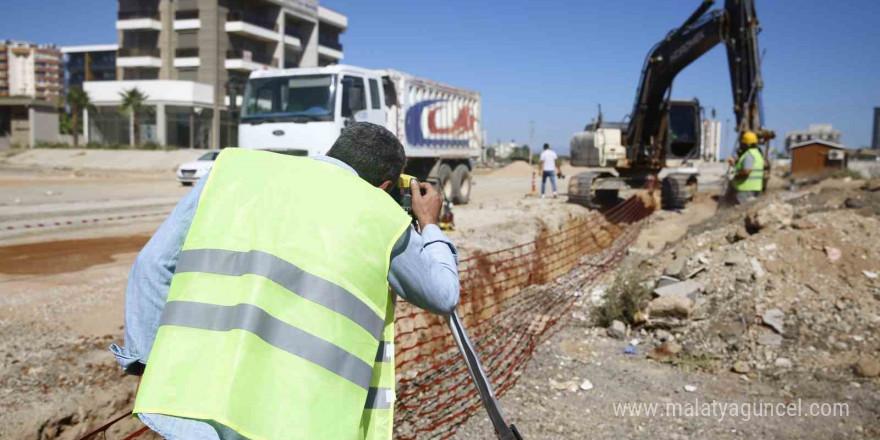 Büyükşehir’den Aksu’da 185 milyonluk altyapı çalışması