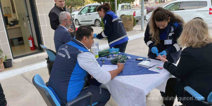 Büyükşehir’den tüm ilçelerde şeker ölçüm ve diyabet farkındalık eğitimi