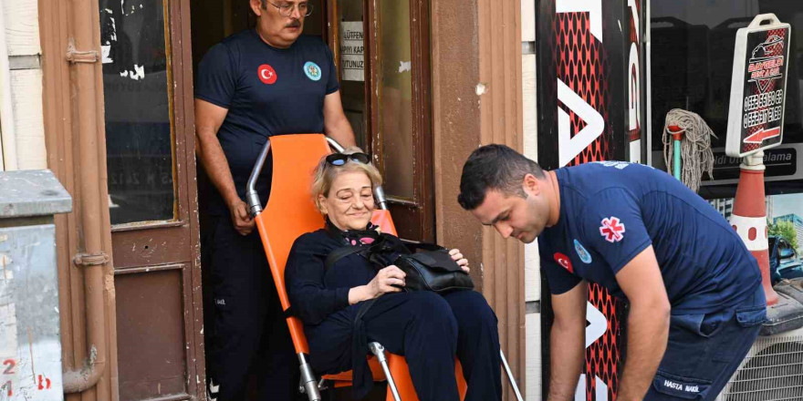 Büyükşehirden vatandaşlara hasta nakil ambulansı hizmeti