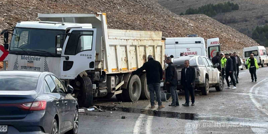 Buzlanma kazaya neden oldu: 4 yaralı