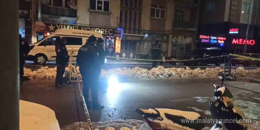 Cadde ortasında ateş edip yaraladı, olay anı kameraya yansıdı