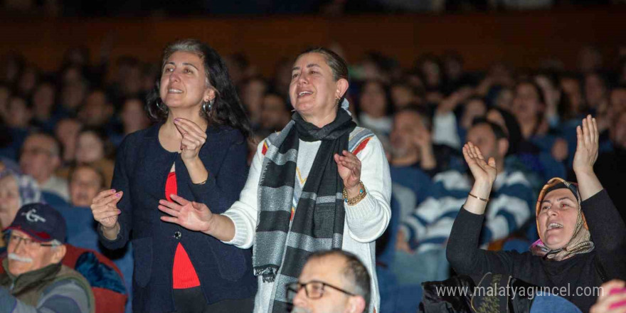 Çalgıcı Mektebi Roman Orkestrası’ndan muhteşem konser