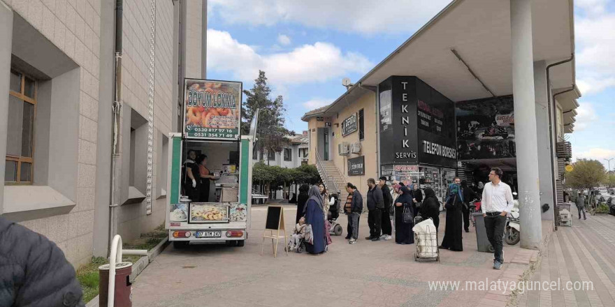 Cami imamı FETÖ elebaşı Gülen’in ölümü nedeniyle lokma dağıttırdı