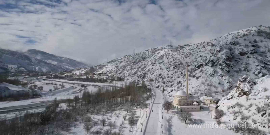 Çamoluk’ta kar güzelliği dronla görüntülendi