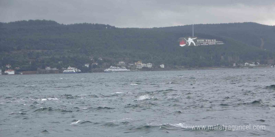 Çanakkale Boğazı 10 knot altındaki tüm gemiler için transit geçişlere kapatıldı