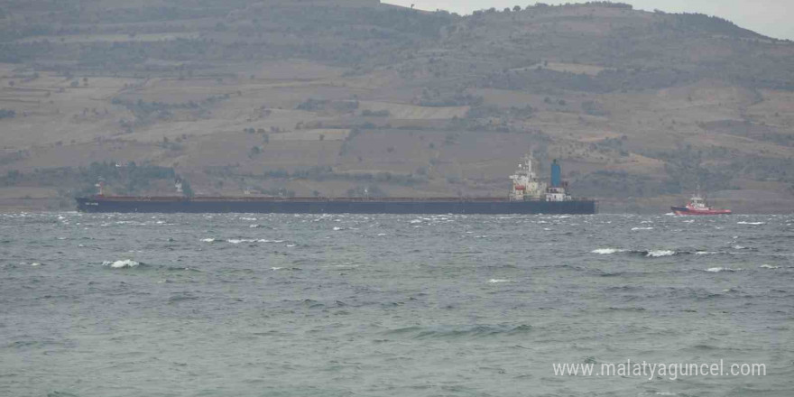 Çanakkale Boğazı’nda kuru yük gemisi arıza yaptı, boğaz çift yönlü trafiğe kapatıldı