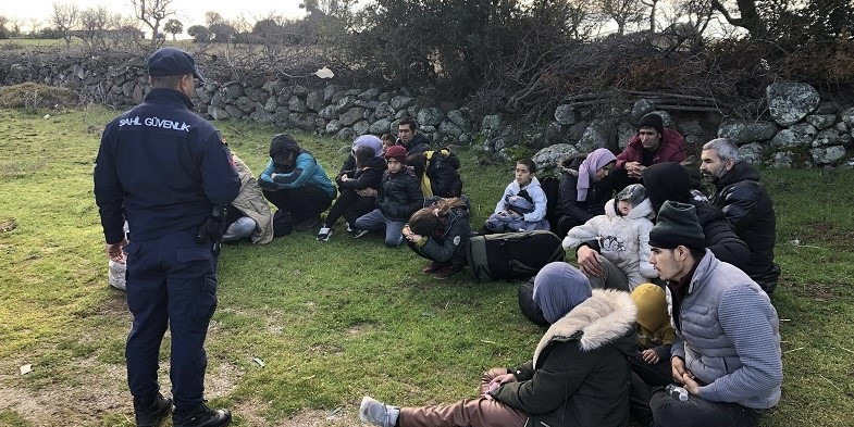 Çanakkale’de 22 kaçak göçmen yakalandı