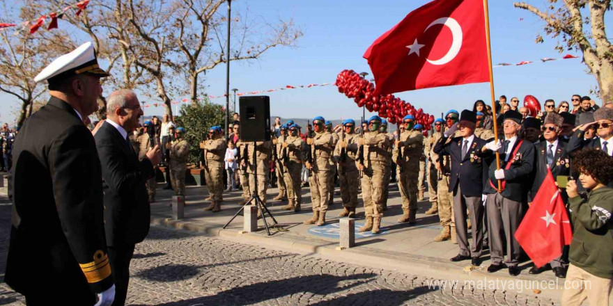 Çanakkale’de 29 Ekim coşkuyla kutlandı