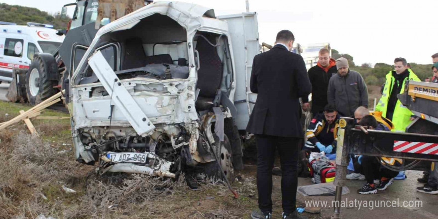 Çanakkale’de iki kamyonet çarpıştı: 1 ölü, 1 yaralı