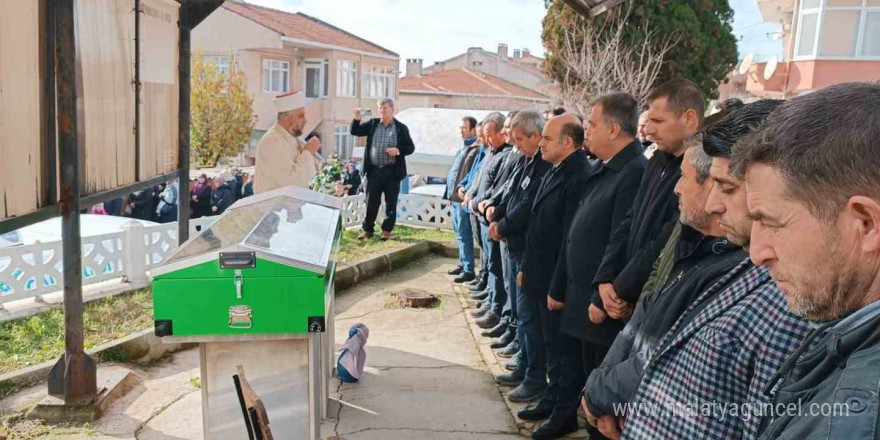 Çanakkale’de otobüs ile motosikletin karıştığı kazada hayatını kaybeden Mert Gül son yolculuğuna uğurlandı