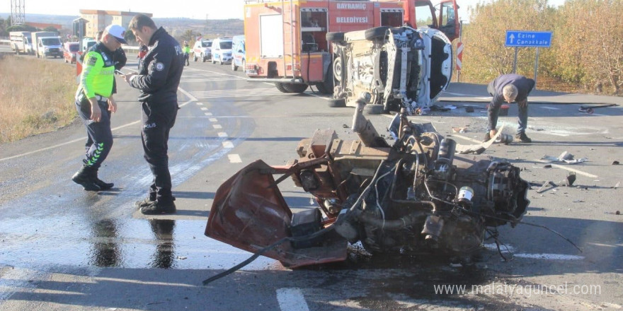 Çanakkale’de traktörün ikiye bölündüğü trafik kazasında 2 kişi yaralandı