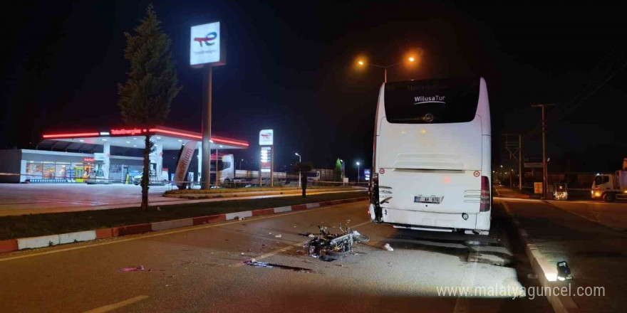 Çan’da motosiklet otobüse arkadan çarptı: 1 kişi öldü, 1 kişi ağır yaralandı