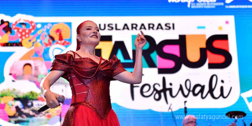 Candan Erçetin, Uluslararası Tarsus Festivalinde sahne aldı