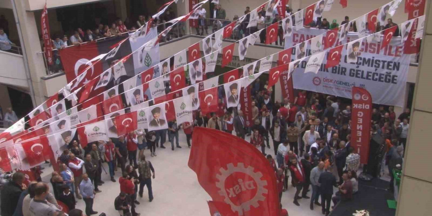 Çankaya Belediye Başkanı Güner ayağının tozuyla toplu iş sözleşmesini imzaladı