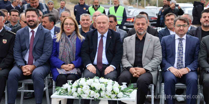 Çardak-Cezaevi yolu törenle trafiğe açıldı