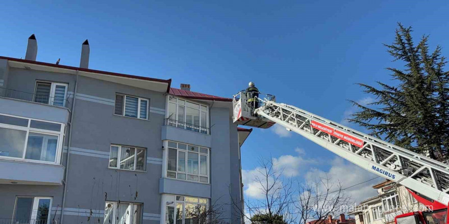 Çatı yangını var zannedildi, ekipler harekete geçti