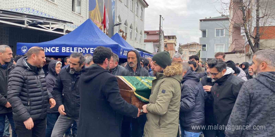 Çaya uçan araçta yaralanarak suda cansız bedenine ulaşılan üniversite öğrencisi son yolculuğuna uğurlandı