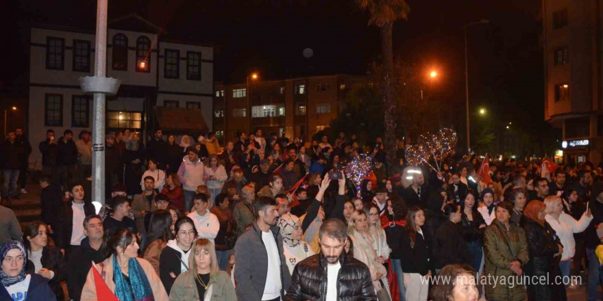 Çaycuma’da Cumhuriyet coşkusu fener alayı ile sürdü