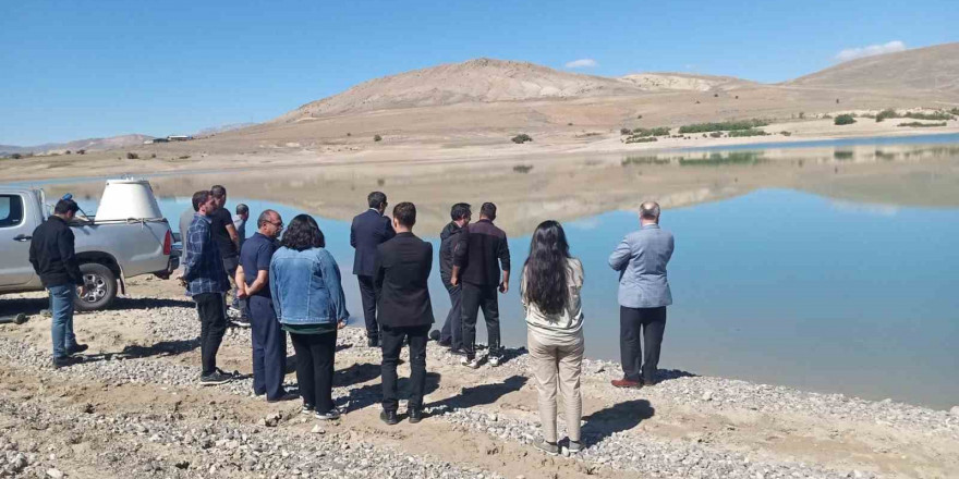 Çayırlı’da gölete yavru balık bırakıldı