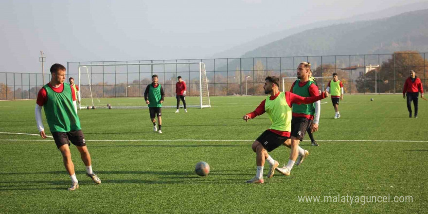 Çeşme’yi deplasmanda yenen Denizli İdmanyurdu, Torbalıspor maçına hazırlanıyor