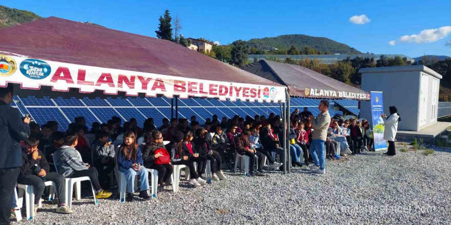 Çevre dostu öğrencilerden GES gezisi