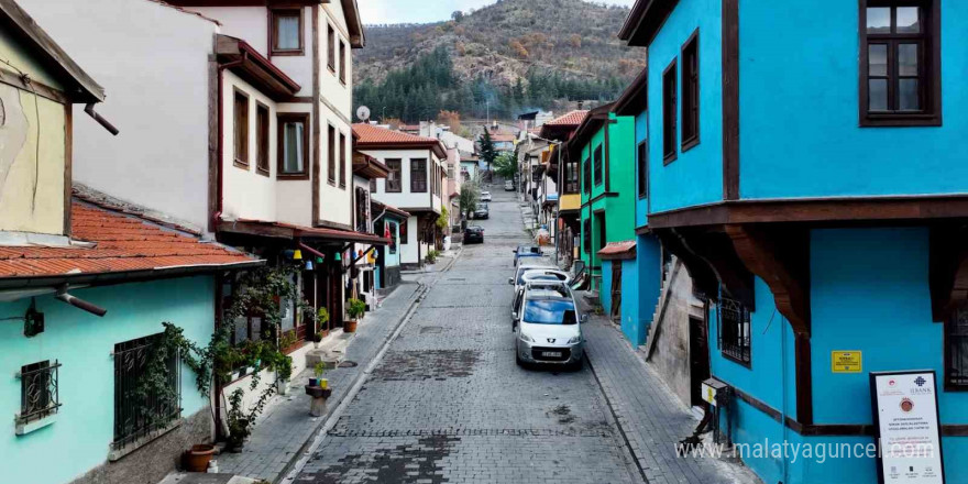 Çevre, Şehircilik ve İklim Değişikliği Bakanı Kurum, 'Afyonkarahisar’daki Sokak Sağlıklaştırma Projesi’ni tamamladı'