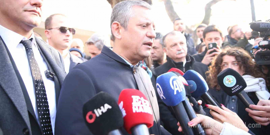 CHP Genel Başkanı Özel: “(DEM Parti’nin MHP’yi ziyareti) AK Parti’nin bir kenarda durduğu, sürecin MHP üzerinden yürütülmesini de doğru bulmuyoruz”