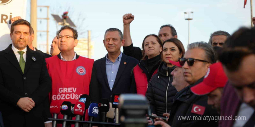 CHP Genel Başkanı Özel, Kocaeli’de grev yapan işçileri ziyaret etti