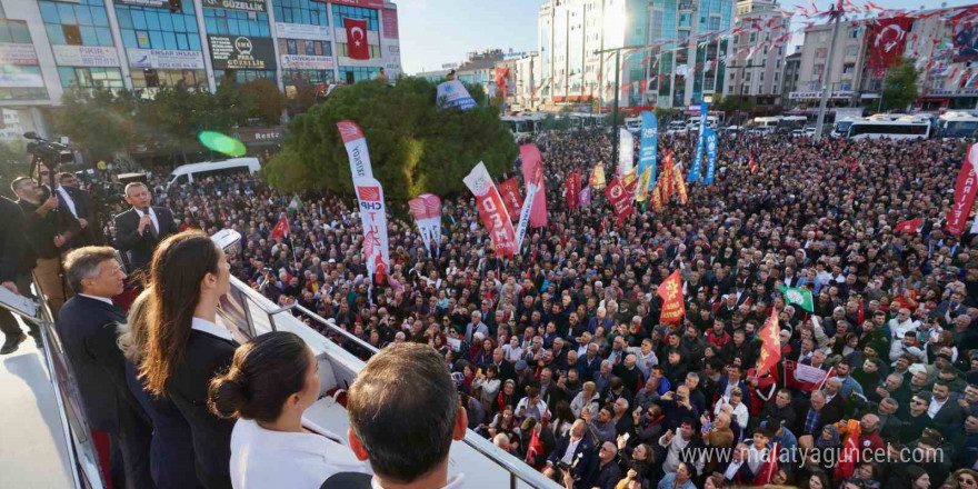 CHP Genel Başkanı Özel’den tutuklanan belediye başkanına destek mitingi