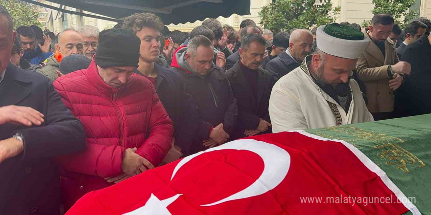 Çığ altında kalan milli judocunun ikizi tabutun yanından bir an olsun ayrılmadı