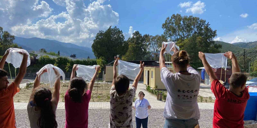 Çimko’dan depremden etkilenen çocuklara eğitim desteği