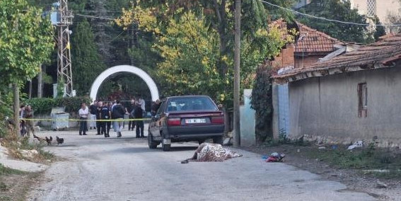 Cinayete kurban giden köy muhtarı toprağa verildi