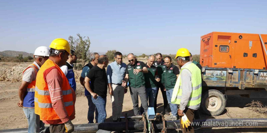 Çine’de sulama boruları montajı hız kesmiyor