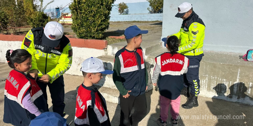 Çine’de tohum kalemler toprakla buluştu