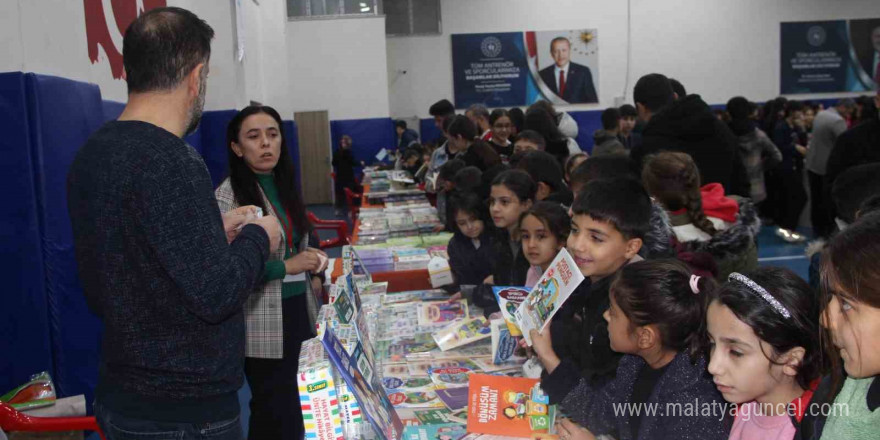 Cizre’de kitap fuarı kapılarını kitapseverlere açtı