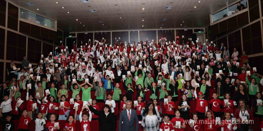 Çocuklara kitap söyleşilerinde konu Cumhuriyet’in değerleri