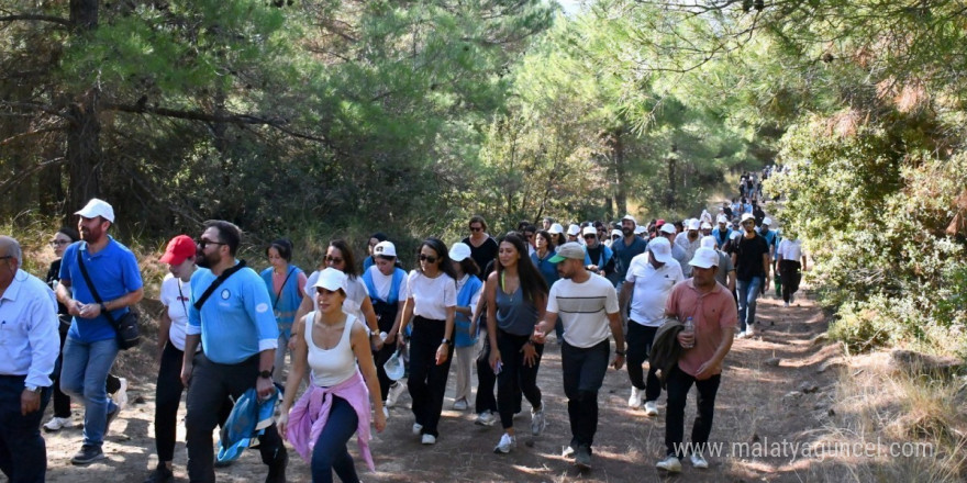 ÇOMÜ’de Dünya Yürüyüş Günü Etkinliği Gerçekleştirildi