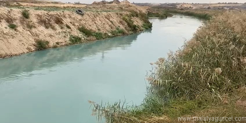 Çorlu Deresi turkuaz renge büründü