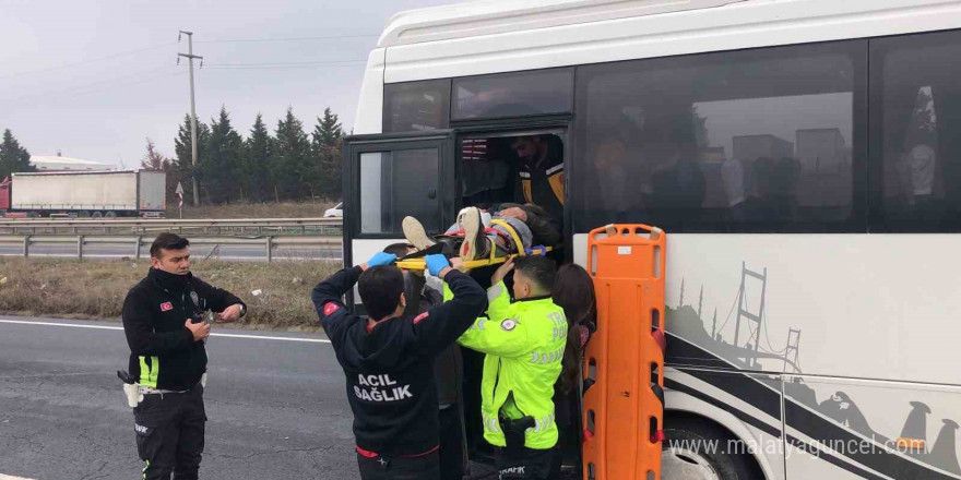 Çorlu’da 3 kişinin yaralandığı servis kazası kamerada