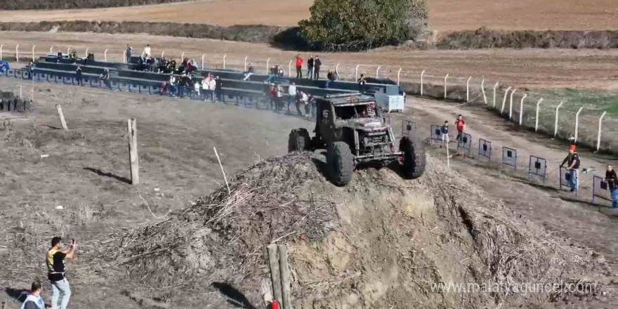 Çorlu’da off-road yarışları nefesleri kesti