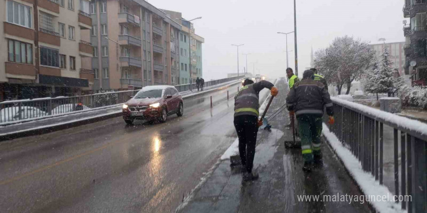 Çorum Belediyesi’nin ‘kar mesaisi’ takdir topladı