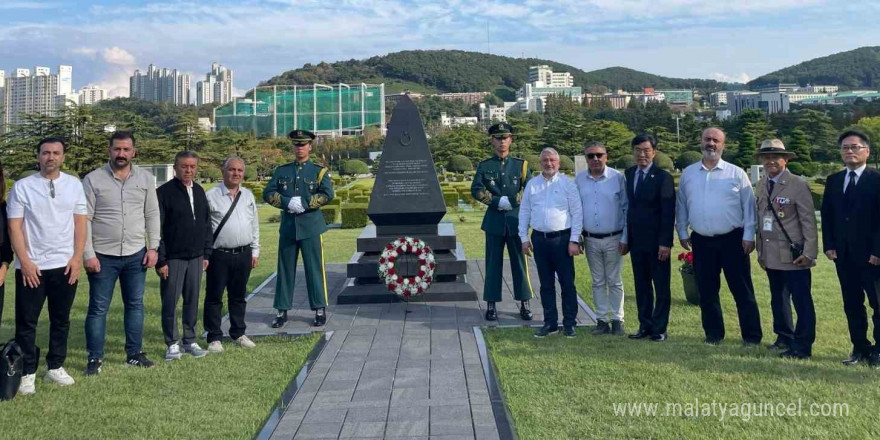 Çorum heyeti, Güney Kore’de Türk şehitliğini ziyaret etti