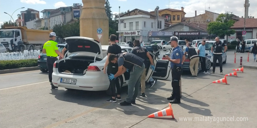 Çorum’da polis ekiplerinin şok uygulamaları sürüyor