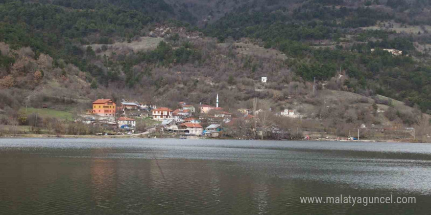 Çubuk Gölü’nde sonbahardan kalma günler yaşanıyor