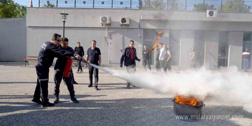 Çukurova Belediyesi personeline yangın eğitimi verildi