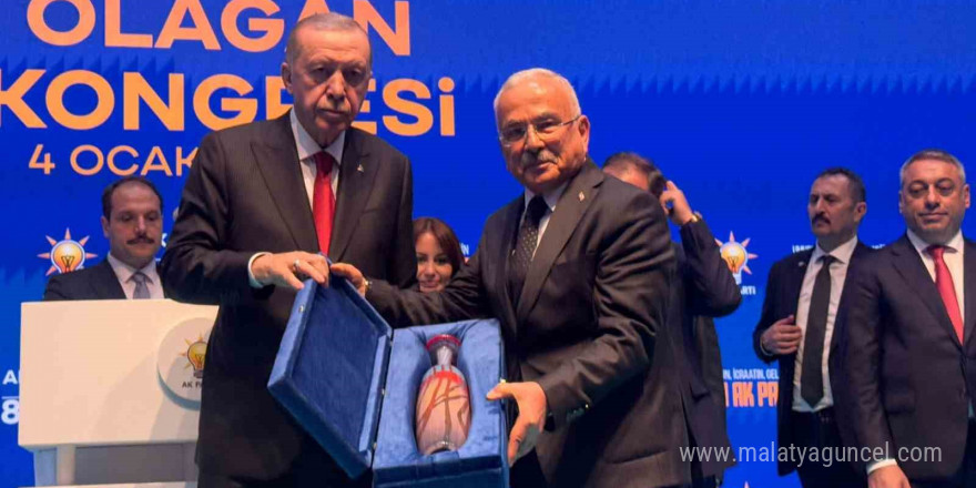 Cumhurbaşkanı Erdoğan: “Ankara-Karadeniz ve Gürcistan arasında demiryolu ulaşımını planlıyoruz”