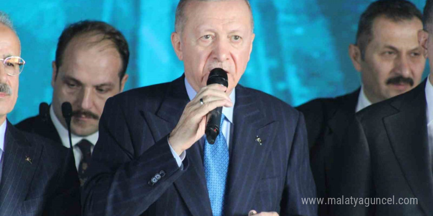 Cumhurbaşkanı Erdoğan: “Biz 22 yıldır Türkiye’yi büyütmek ve kalkındırmak için çalışıyoruz”