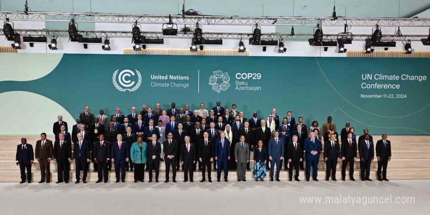 Cumhurbaşkanı Erdoğan, COP29 aile fotoğrafı çekimine katıldı