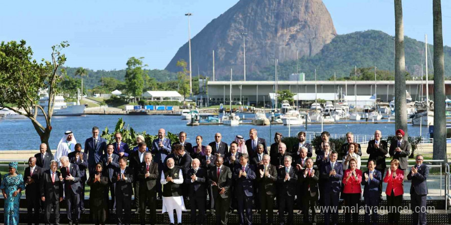 Cumhurbaşkanı Erdoğan, G20 lideriyle aile fotoğrafı çekildi